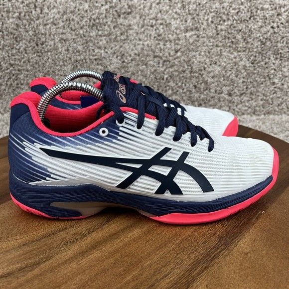 black asic tennis shoes